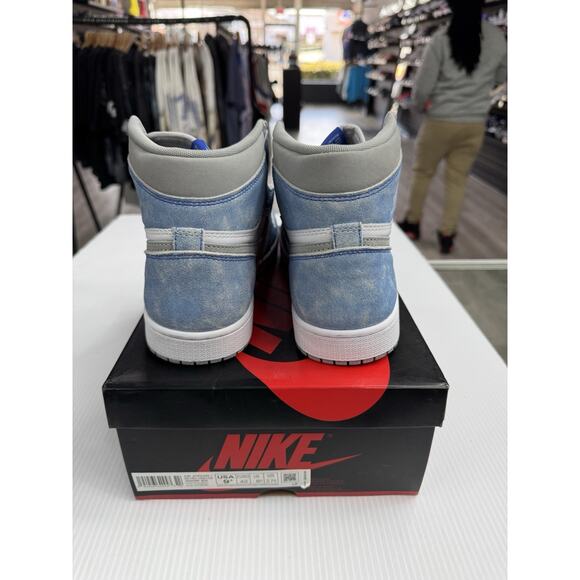 Size 9.5 - Air Jordan 1 Retro High OG Hyper Royal 555088-402 main image 8